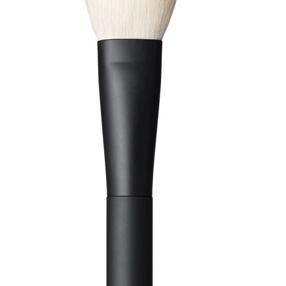 NARS Pro Brush #3 The Intensifier